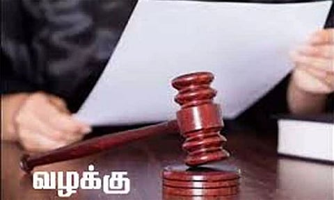 அனுமதியின்றி மதுவிற்ற பெண் உள்பட 9 பேர் மீது வழக்கு