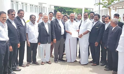 அ.தி.மு.க. முன்னாள் அமைச்சர் கே.பி.அன்பழகன் மீது தி.மு.க. வழக்கறிஞர்கள் அணியினர் புகார்