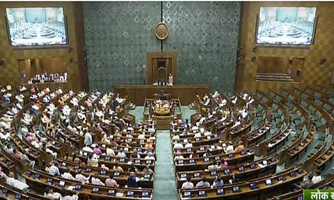 நிறைவேறியது மகளிர் இட ஒதுக்கீடு மசோதா - இரு அவைகளும் ஒத்திவைப்பு