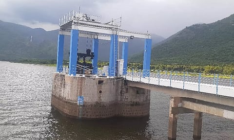 மஞ்சளாறு அணை நீர் கொள்ளளவை காட்டும் படம்.