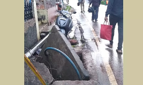 கோத்தகிரி ராம்சந்த் பகுதியில் திறந்து கிடக்கும் சாக்கடைக்குழியால் மக்கள் அவதி