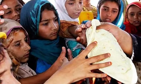 வறுமை கோட்டிற்கு கீழே 1 கோடி பேர்: அபாய கட்டத்தில் பாகிஸ்தான் பொருளாதாரம்