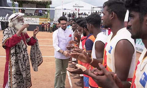 விளையாட்டை வளர்க்கும் வித்தை சத்குருவிடம் கற்றுக் கொள்ளலாம்: மத்திய அமைச்சர் அனுராக் தாகூர்