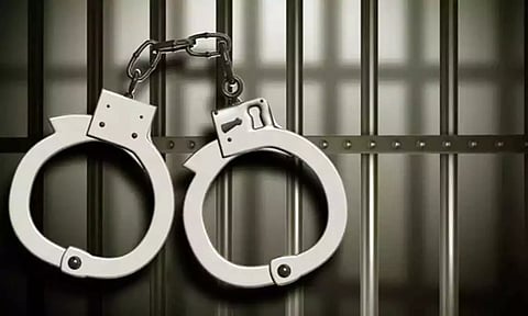 தனியார் நிறுவன மேலாளர் கொலையில் தலைமறைவான கொலை குற்றவாளி கைது