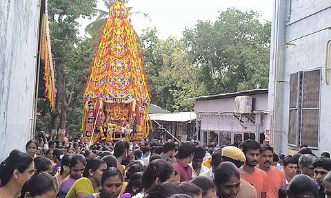 மேட்டுப்பாளையம் அருகே தென்திருப்பதி கோவிலில் தேரோட்டம்