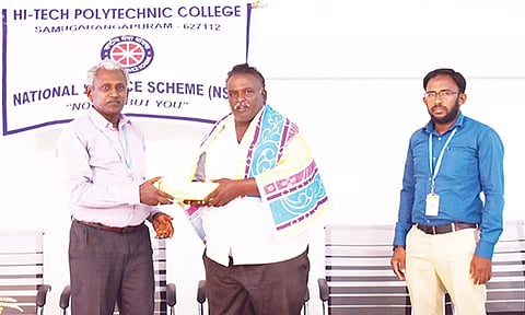 ஹைடெக் பாலிடெக்னிக் கல்லூரியில் நாட்டு நலப்பணி திட்ட நாள் விழா