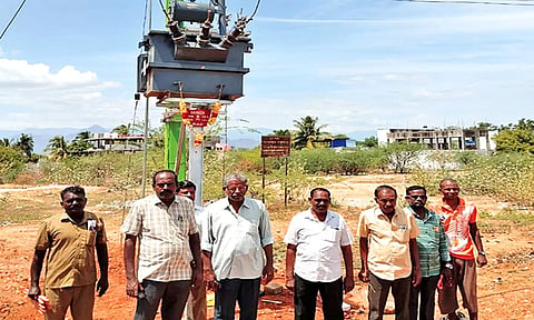 நெல்லை அருகே ரூ.5½ லட்சத்தில் புதிய மின்மாற்றி