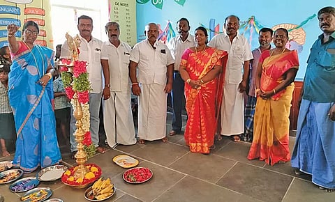 உடன்குடி சிவலூரில் புதிய பள்ளி கட்டிடங்கள் திறப்பு விழா