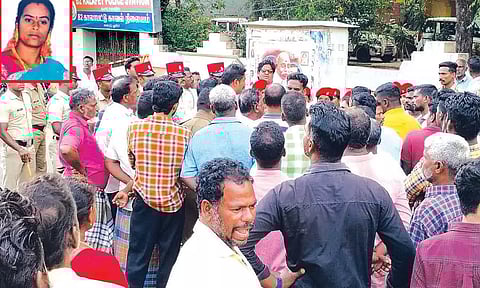 கொடுத்த கடனை திரும்ப தராததால் விரக்தி: போலீஸ் நிலையத்தில் தீக்குளித்து பெண் மரணம்