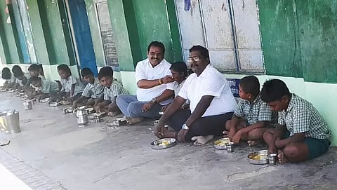 தொடக்கப்பள்ளியில் காலை உணவுத் திட்டம் குறித்து வட்டார வளர்ச்சி அலுவலர் ஆய்வு