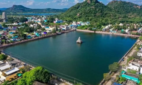 சங்கு தீர்த்த திருக்குளம்