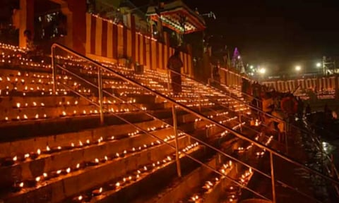 பேரொளி மிளிரும் லட்ச தீப விழா