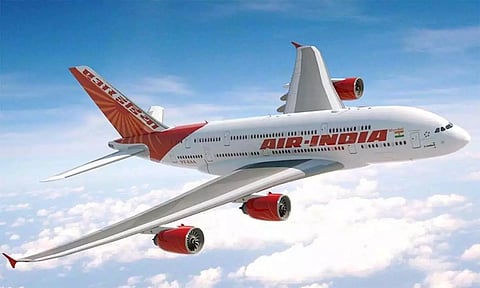 விமானத்தில் காபி கொட்டியதால் பெண் பயணி காயம்- ஏர் இந்தியா நிறுவனம் மன்னிப்பு கேட்டது