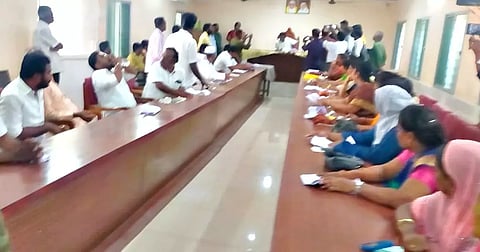 பா.ஜ.க. கவுன்சிலருடன் தி.மு.க. வாக்குவாதம்