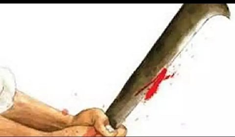 இரு தரப்பினர் மோதல்; 9 பேருக்கு அரிவாள் வெட்டு