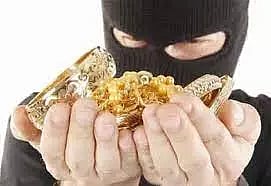 விக்கிரவாண்டி அருகே ஜவுளிக்கடை ஊழியர் வீட்டில் நகை-பணம் திருட்டு