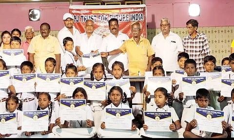 காந்தி ஜெயந்தியை முன்னிட்டு ஓவியப்போட்டி