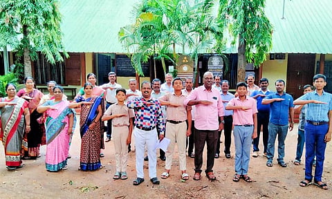 செங்கோட்டை அரசு பள்ளியில் தூய்மை உறுதிமொழி ஏற்பு