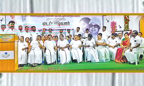 ஆலோசனை கூட்டத்தில் புறநகர் மாவட்ட செயலாளர் இசக்கி சுப்பையா எம்.எல்.ஏ. பேசியபோது எடுத்தபடம். 