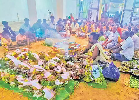 கொடை விழாவையொட்டி மகா கணபதி பூஜை, லட்சுமி பூஜை, கும்ப பூஜை, யாக சாலை பூஜைகள் நடைபெற்ற காட்சி.
