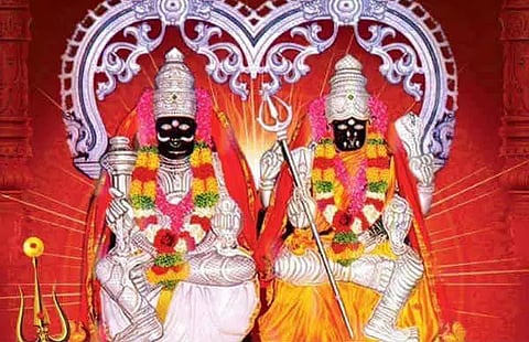 குலசேகரன்பட்டினம் தசரா திருவிழா: நெல்லை உள்பட 4 மாவட்டங்களுக்கு 25-ந் தேதி விடுமுறை விடவேண்டும் - ஆலோசனை கூட்டத்தில் வலியுறுத்தல்