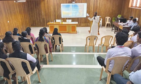 சூசைபுரம் புனித அல்போன்சா கல்லூரியில் திறன் வளர் பயிலரங்கம்