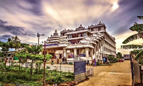 சென்னையில் பிரமாண்ட கிருஷ்ணர் கோவில்
