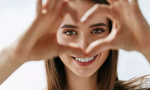 கம்ப்யூட்டரில் வேலை செய்பவர்கள் கண்களை அழகாக வைத்துக்கொள்வது எப்படி?