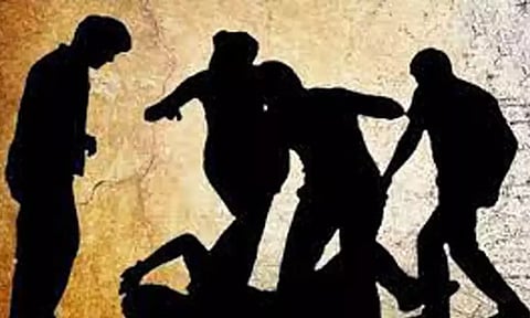 முதியவர் மீது சரமாரி தாக்குதல்
