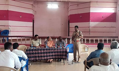 போலீஸ்- பொதுமக்கள் நல்லுறவு கூட்டம்