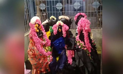 சிறப்பு பூஜை நடைபெற்றபோது எடுத்த படம்.