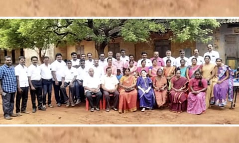 பாவூர்சத்திரம் அரசு பள்ளியில் முன்னாள் மாணவர்கள் சந்திப்பு