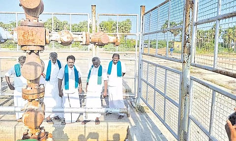 எண்ணெய் கிணற்றை பி.ஆர்.பாண்டியன் பார்வையிட்டார்.