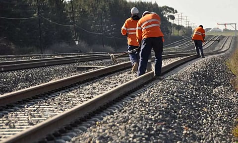 தண்டவாள பராமரிப்பு பணி: விஜயவாடா ரெயில் சேவையில் மாற்றம்