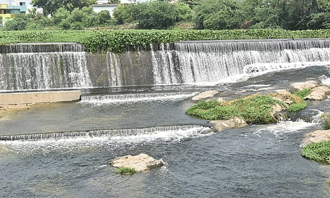 ஈரோடு மாவட்டத்தில் இரவு நேரங்களில் பரவலாக பெய்த மழை