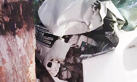 ராஜபாளையம் அருகே விபத்து: திருப்பூர் தொழிலதிபர் உள்பட 6 பேர் படுகாயம்