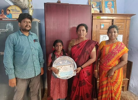 மாவட்ட அளவிலான பேச்சு போட்டி: சிவசைலநாத பள்ளி மாணவி முதலிடம்