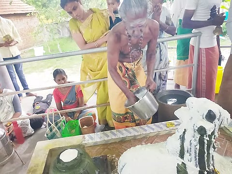 தொண்டி, திருவாடானை பகுதிகளில் பிரதோச வழிபாடு