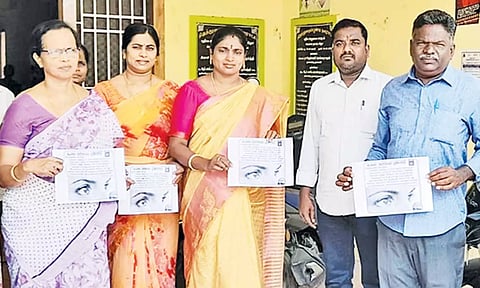 நிகழ்ச்சியில் விழிப்புணர்வு துண்டு பிரசுரங்கள் வெளியிடப்பட்டது.