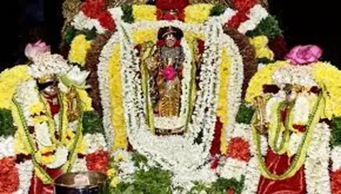 புரட்டாசி கடைசி சனிக்கிழமையையொட்டிபெருமாள் கோவில்களில் பக்தர்கள் வழிபாடு
