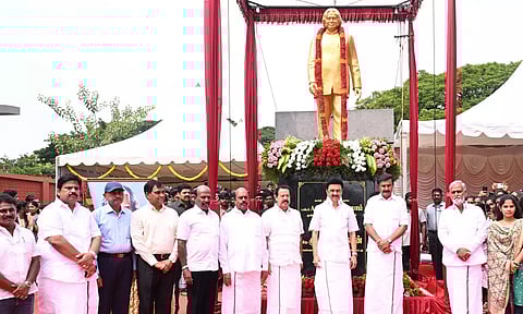 அண்ணா பல்கலைக்கழகத்தில் அப்துல் கலாம் முழு உருவச்சிலை: முதலமைச்சர் திறந்து வைத்தார்