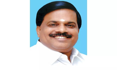 எம்.ஜி.ஆர். சிலைக்கு மாலை அணிவிப்பு