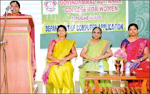 கோவிந்தம்மாள் ஆதித்தனார் மகளிர் கல்லூரியில் கணினி பயன்பாட்டியல் பயிற்சி பட்டறை