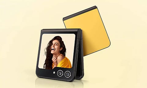 முற்றிலும் புதிய நிறத்தில் அறிமுகமான கேலக்ஸி ஃப்ளிப் போன்