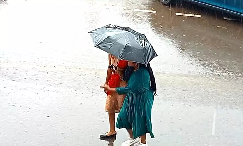 கோத்தகிரியில் கனமழை-அணைகள் வேகமாக நிரம்புகின்றன