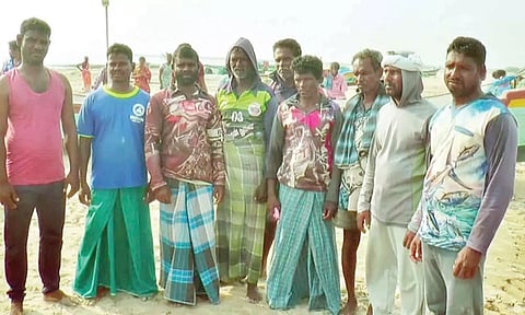 நாகை மீனவர்கள் மீது இலங்கை கடற்கொள்ளையர்கள் தாக்குதல்