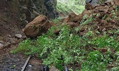 மேட்டுப்பாளையம்- குன்னூர் மலை ரெயில் சேவை இன்று ரத்து