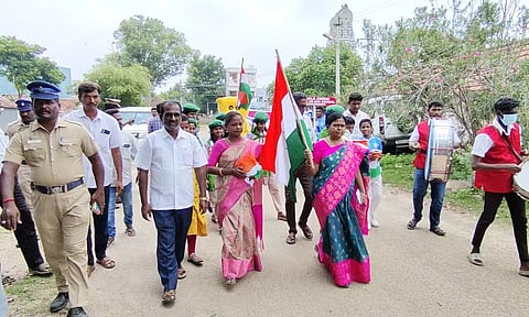 பொன்னமராவதியில் இருந்து கலசத்தில் மண் அனுப்பப்பட்டது