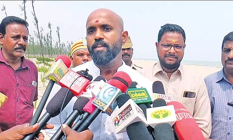 கலெக்டர் ஜானி டாம் வர்கீஸ் பேட்டி அளித்தார்.