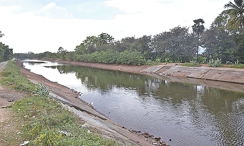 கீழ்பவானி வாய்க்கால் பாசனத்திற்கு 2,300 கனஅடி தண்ணீர் திறப்பு